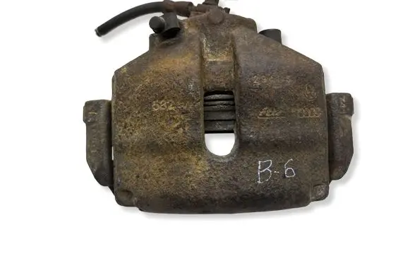 Volkswagen PASSAT B6 Front brake caliper 