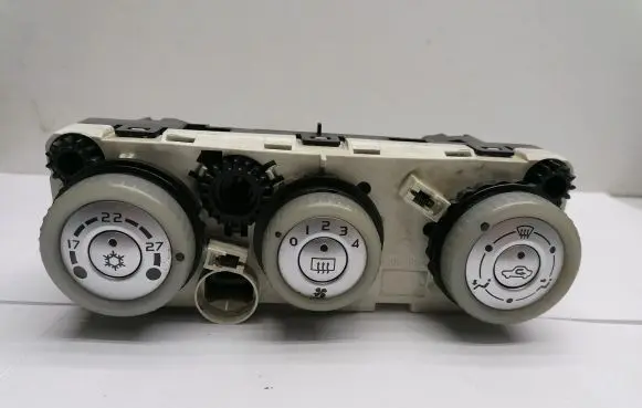 Mitsubishi Colt Climate control unit 69667301