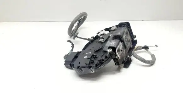 Volvo XC60 Front door lock 30799301
