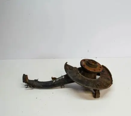 Volkswagen Touareg I Front wheel hub