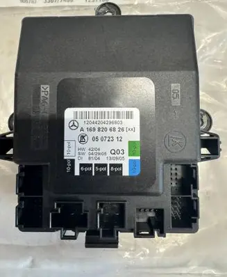 Mercedes-Benz B W245 Door control unit/module A1698206826 05072312