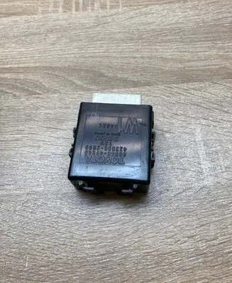 Toyota Prius+ (ZVW40) Window wiper relay 8594047040 4230002090