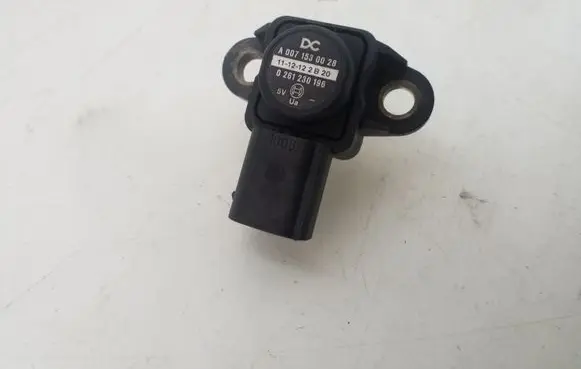 Mercedes-Benz B W246 W242 Sensor A0071530028
