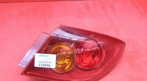 Mazda 323 F Rear/tail lights