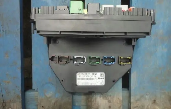 Mercedes-Benz E W212 SAM control unit A2129003614