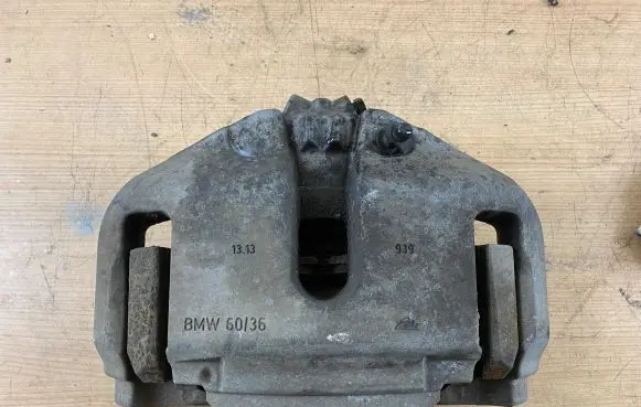 BMW 5 GT F07 Front brake caliper 6036