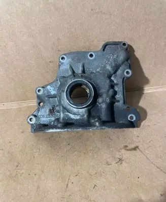 Seat Ibiza IV (6J,6P) Oil pump 036115105D