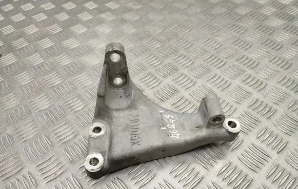 Engine mounting bracket