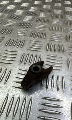 Jeep Grand Cherokee Fuel Injector clamp holder 