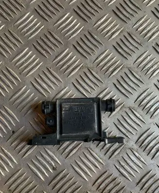 Audi A3 S3 8L Door central lock control unit/module 4A0959981A D104A 4A0959981