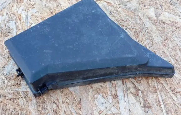Subaru Outback Fuse box cover MB502101B