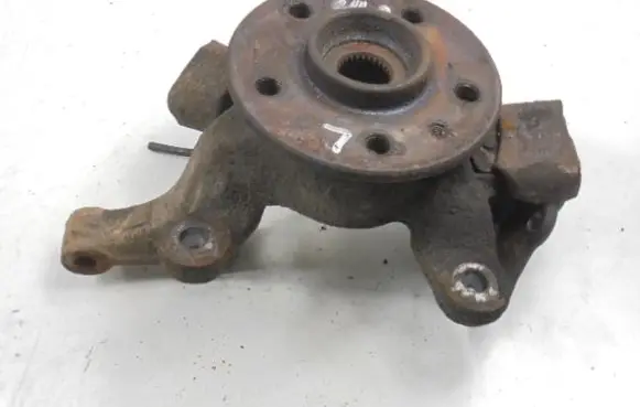 Mercedes-Benz Vito Viano W638 Front wheel hub spindle knuckle
