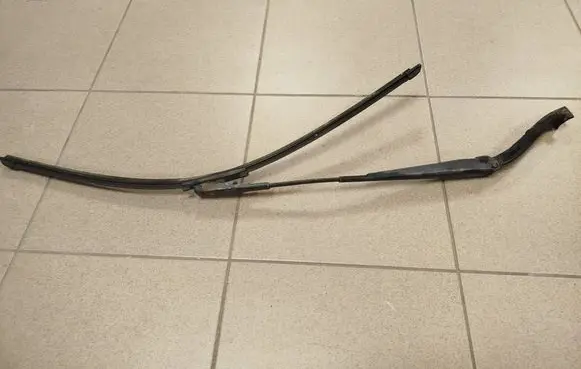 Mercedes-Benz GL X164 Front wiper blade arm a1648200540