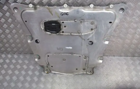 BMW X5 G05 Engine splash shield/under tray 6878068BMW