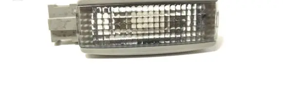 Volkswagen PASSAT B5 Other interior light 3B0947113