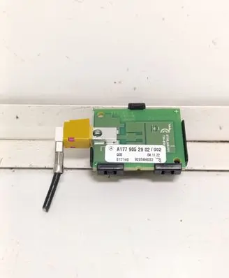 Mercedes-Benz EQB Aerial antenna amplifier A1779052902