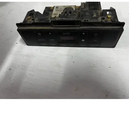Audi A4 S4 B5 8D Climate control unit 8D0820043M
