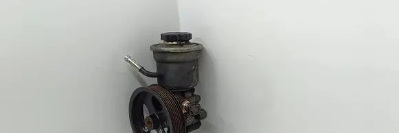 Toyota Avensis T250 Power steering pump 12180