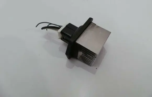 Suzuki SX4 S-Cross Heater blower motor/fan resistor X3R014