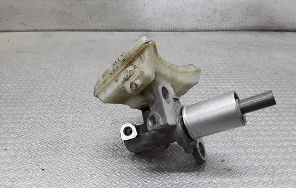 Volkswagen PASSAT B5.5 Master brake cylinder 8E0611301