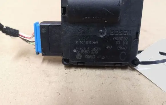 Audi A6 S6 C6 4F Air flap motor/actuator 0132801369 4F0820511