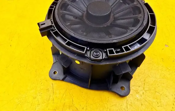 Citroen DS7 Crossback Front door speaker 9809350880 9815741880