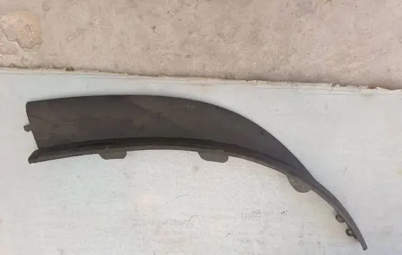 Front bumper lip