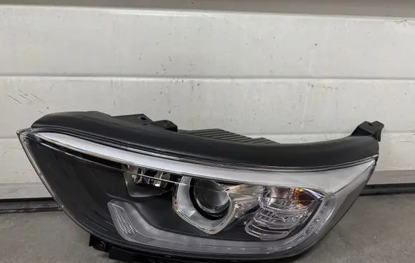 KIA Stonic Headlight/headlamp 92101H87