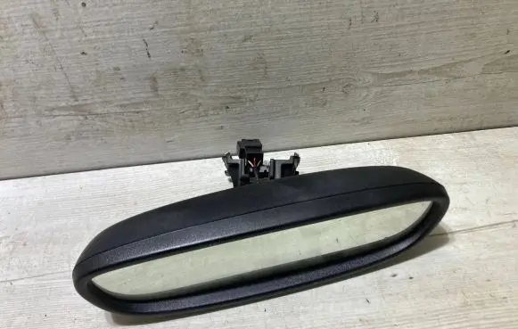Rear view mirror (interior)