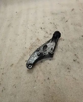 BMW 5 E34 Engine mounting bracket 1139424