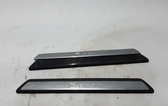 Volvo V40 Front sill trim cover 31440446