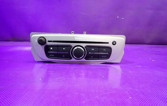 Renault Fluence Radio/CD/DVD/GPS head unit 