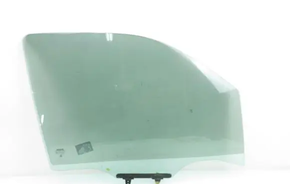 Nissan Navara Front door window glass four-door 