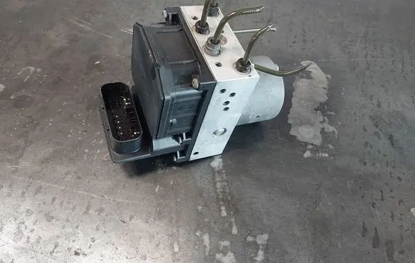 BMW 5 E39 ABS Pump 6756340 34516756340 0265223001