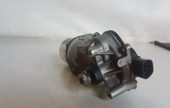 Nissan X-Trail T30 Wiper motor 672132227