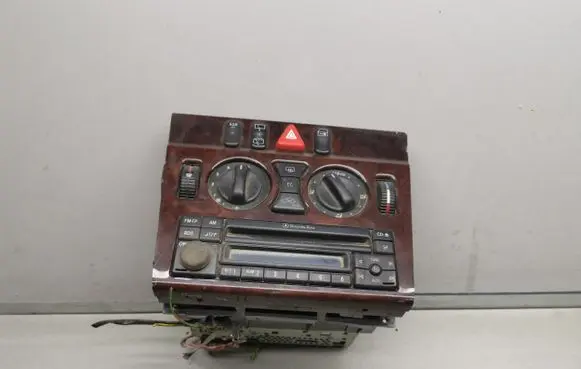 Mercedes-Benz E W210 Radio/CD/DVD/GPS head unit 2108302885
