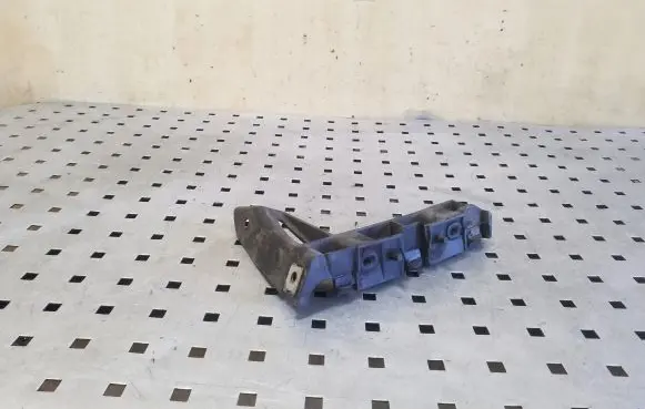 Audi TT TTS Mk2 Front bumper mounting bracket 8J0807184B