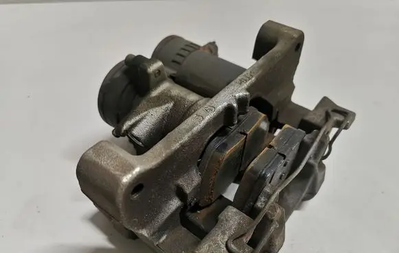 Subaru Outback (BS) Rear brake caliper 26620AL04A