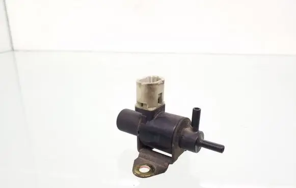 Volvo S40, V40 Vacuum valve 7700275912