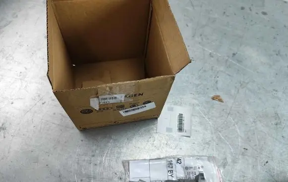 Volkswagen Touareg II Front door lock (next to the handle) 7P6837167BY