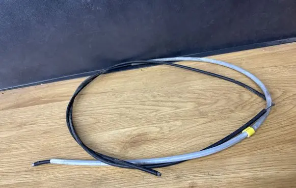 Volvo XC90 Engine bonnet/hood lock release cable 