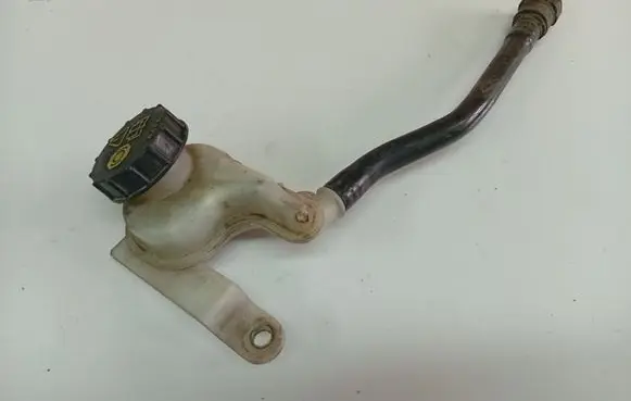 Ford Fiesta Brake fluid reservoir 8V512K478A