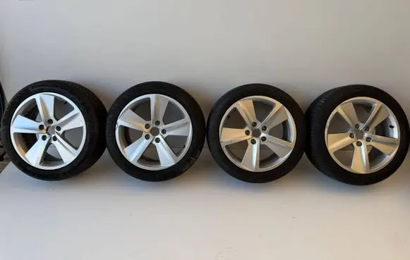 Seat Leon (5F) R17 alloy rim 5F0601025B