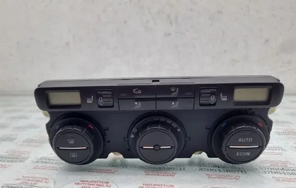 Skoda Octavia Mk2 (1Z) Climate control unit 74241060