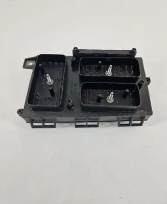 Opel Zafira B Fuse module 13206747