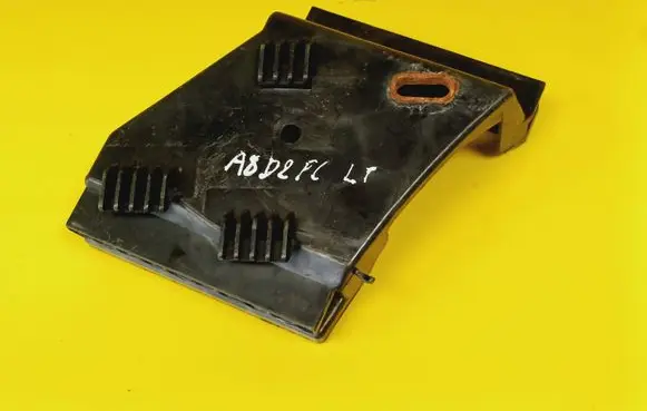 Rear bumper mounting bracket