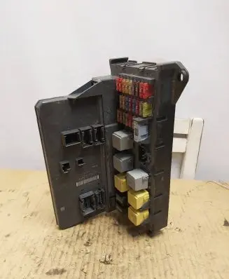 Mercedes-Benz Sprinter W906 Fuse module A9069006303 A9069024301 A9069017501
