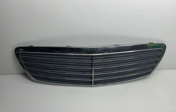 Mercedes-Benz E W211 Front bumper upper radiator grill A2118800283