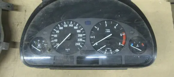 BMW 5 E39 Speedometer (instrument cluster) 8375675