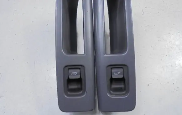 Volvo S40 Electric window control switch 8679477